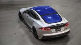 Solar-Panels-on-a-Tesla